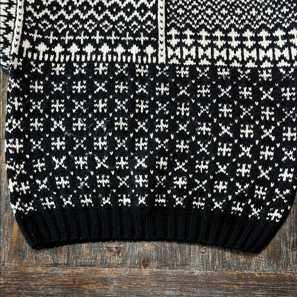 L.L. Bean Black & White Wool Sweater - Picture 7 of 7
